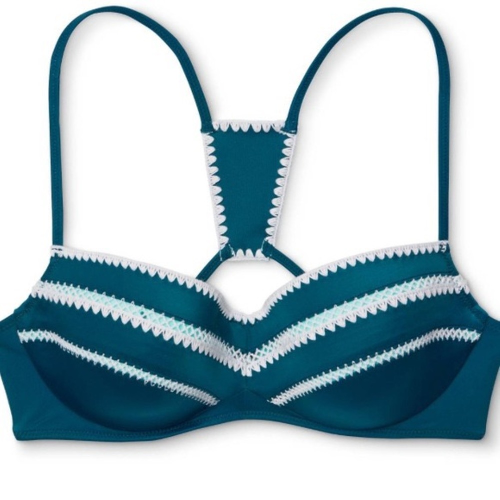 🆓Crochet Trim Bikini Top - Picture 4 of 7